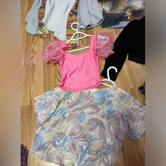 9 Shirt bundle! Size small/medium - Picture 2 of 4